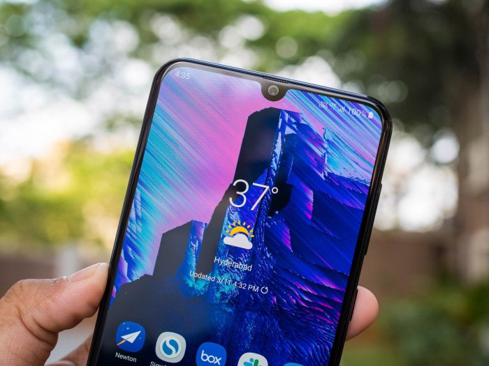 Samsung a50 galaxy review display mysmartprice reasonable ranger finally mid Samsung galaxy a 50